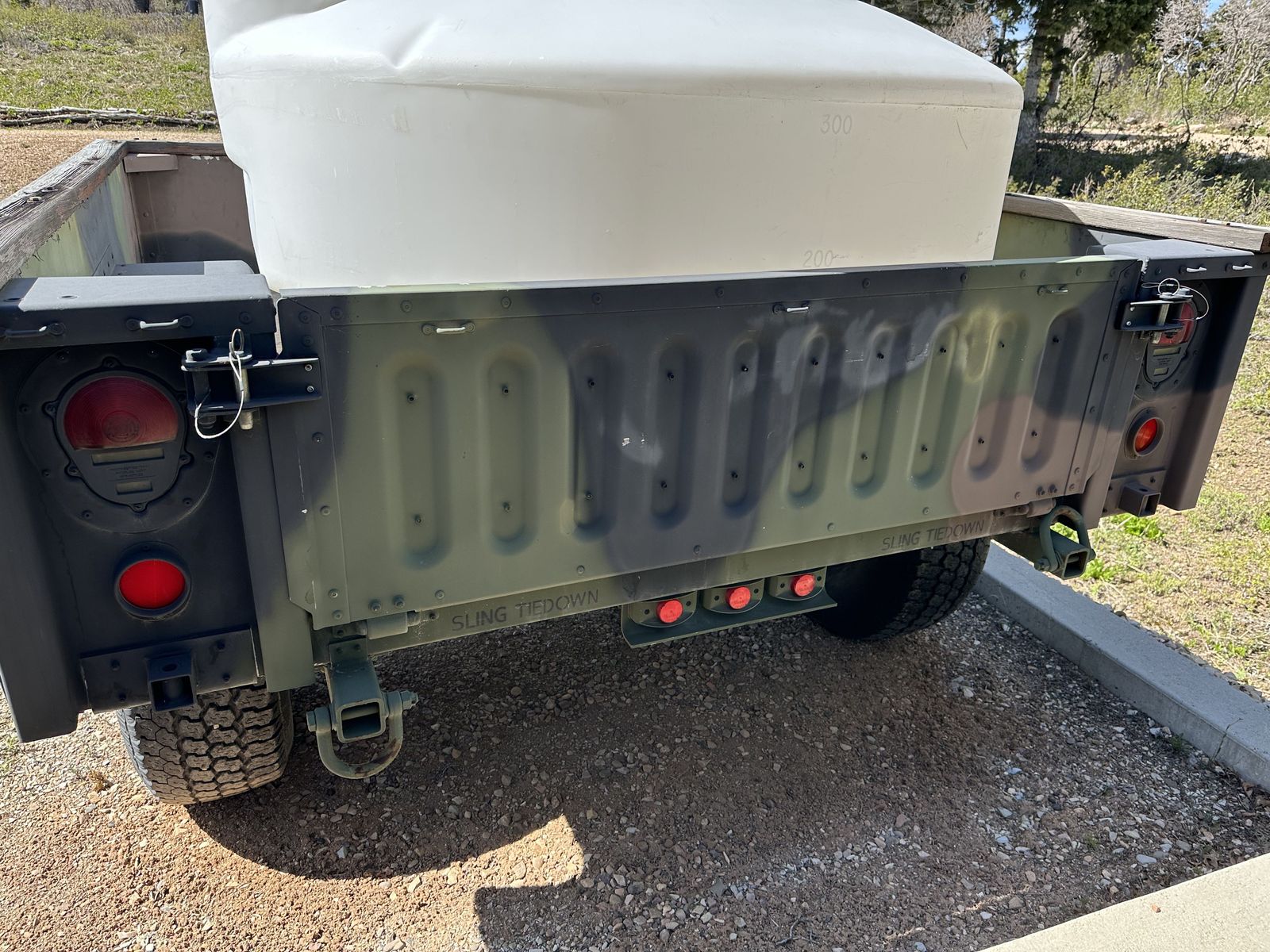 TRUCK MOUNTING 425 GALLONS WATER TANK