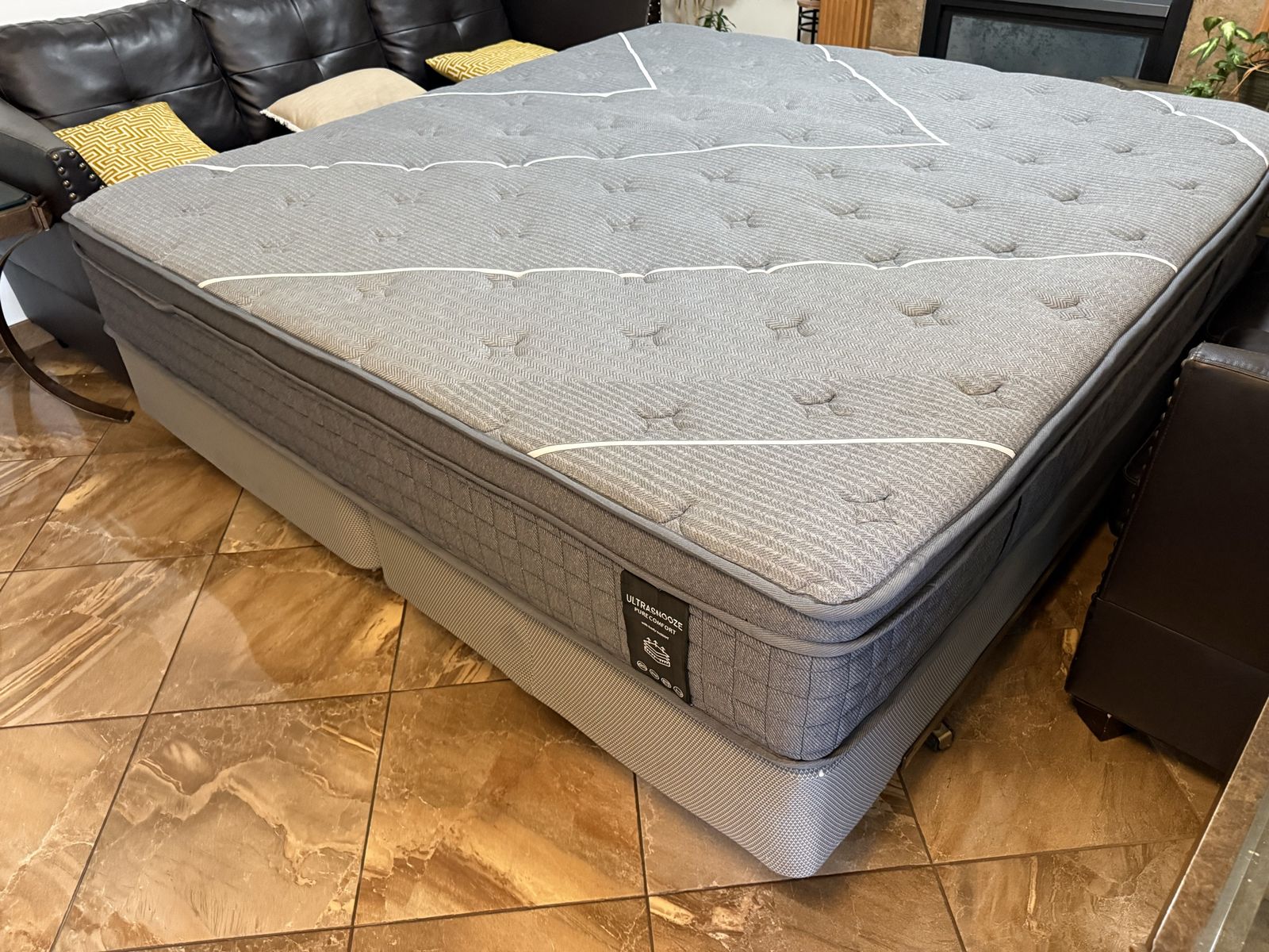 Ultrasooze Pure Comfort Pillow Top Mattress and Box Spring and metal frame king size like new $180