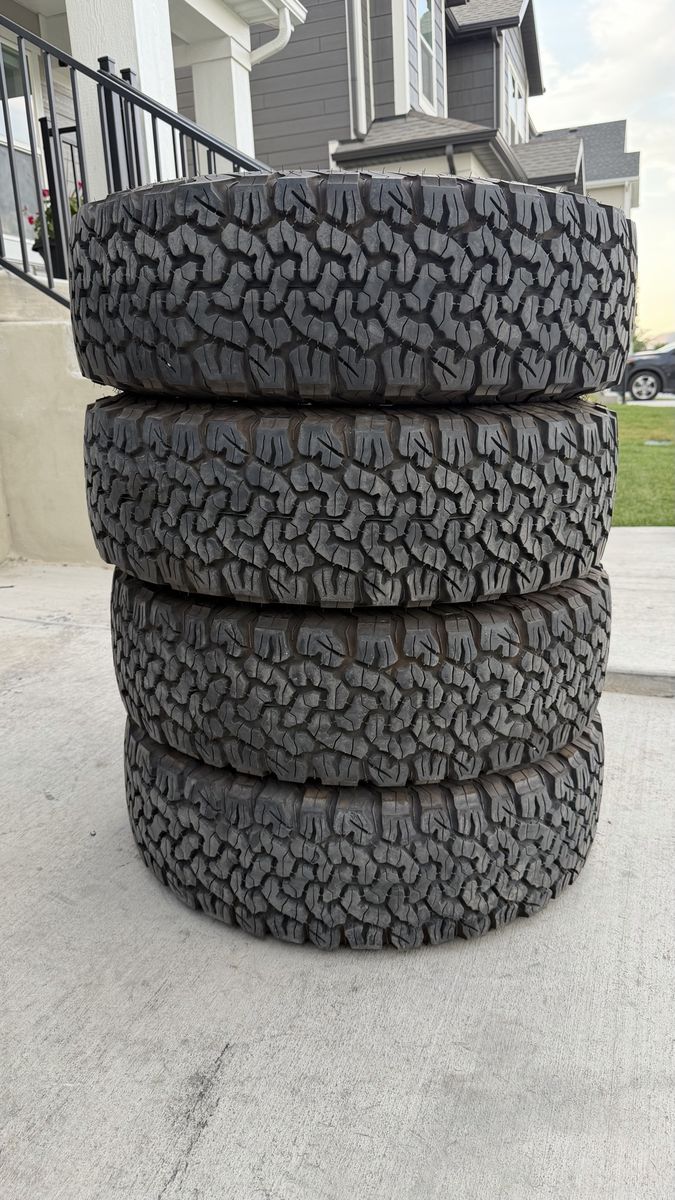 255/70R18 Bfgoodrich Load D Almost New