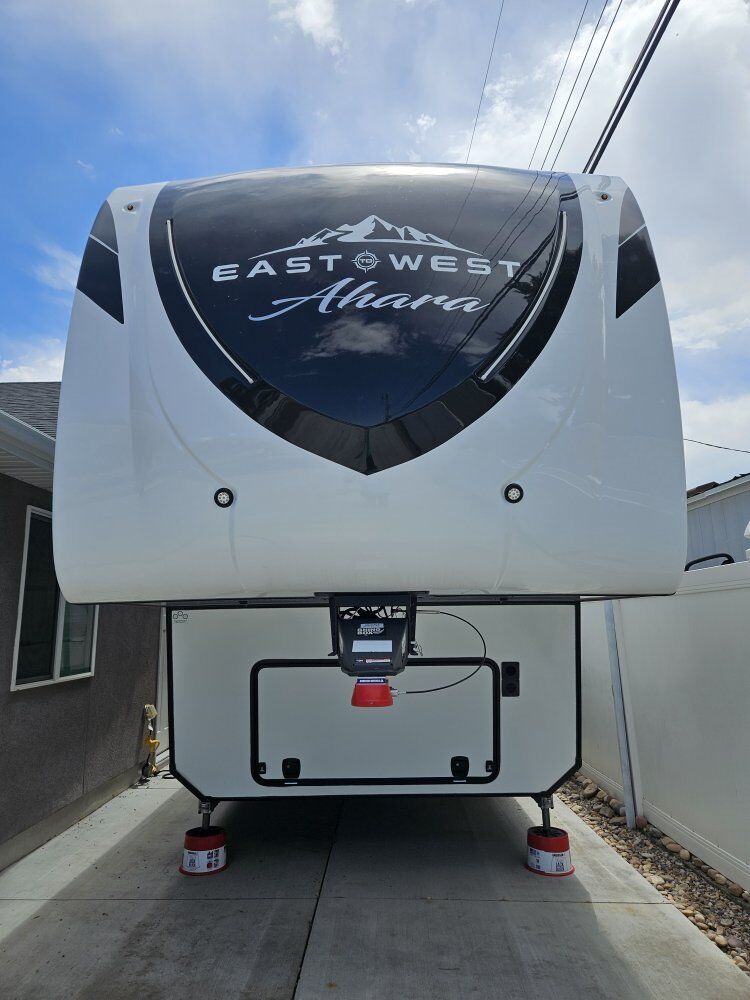 2022 East to West Ahara lBrand New Condition