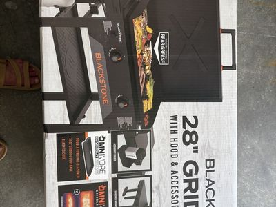 Blackstone 28” Griddle With Hood and Accessories