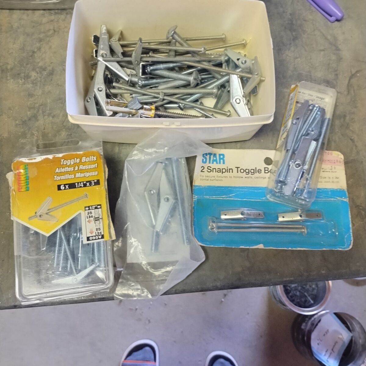 Toggle Bolts Assortment