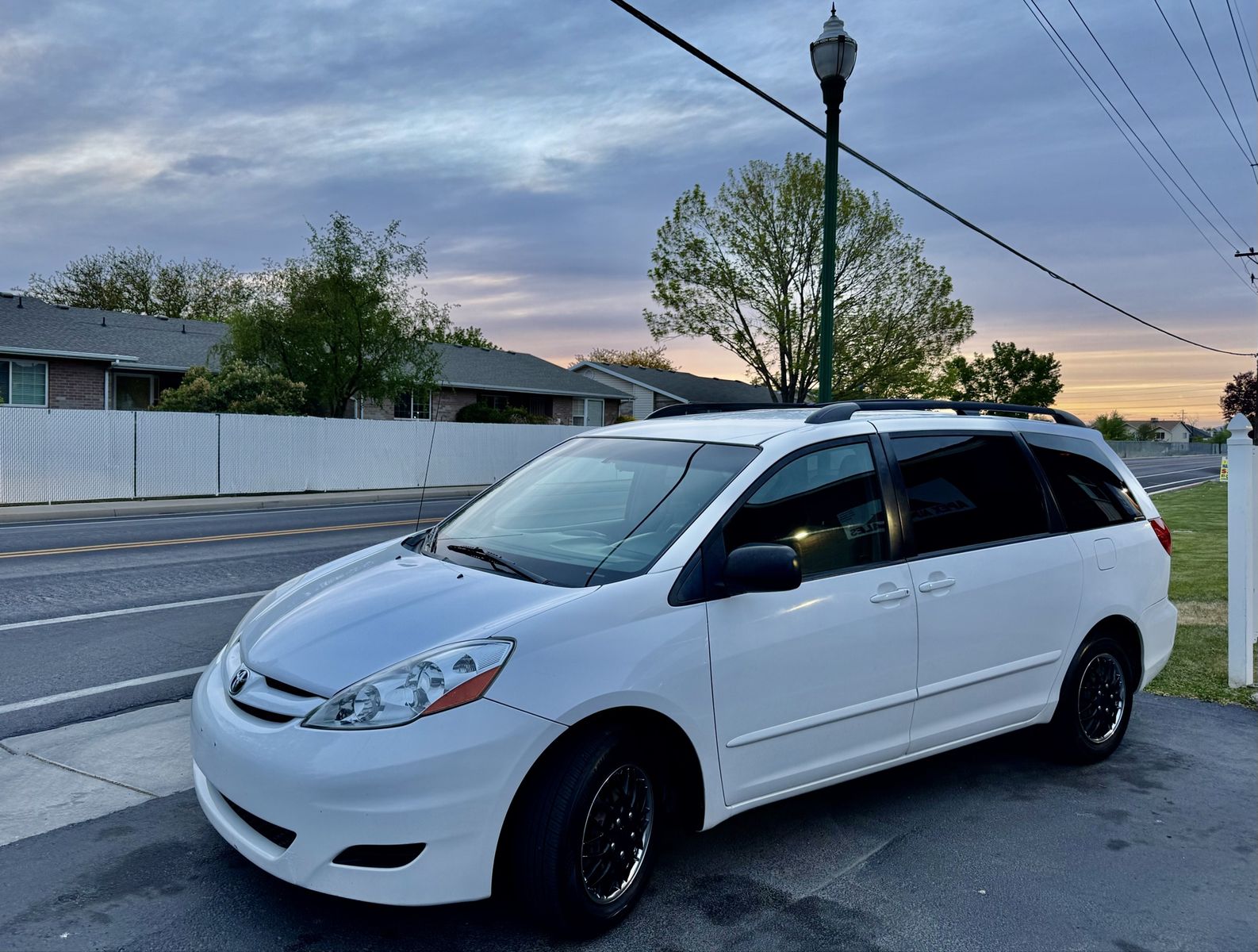 2010 TOYOTA SIENNA LE