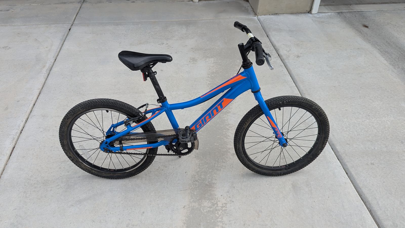 Giant XTC Jr 20 Inch Kids Mountain Bike - Blue/Orange