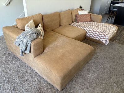 7th Avenue Couch