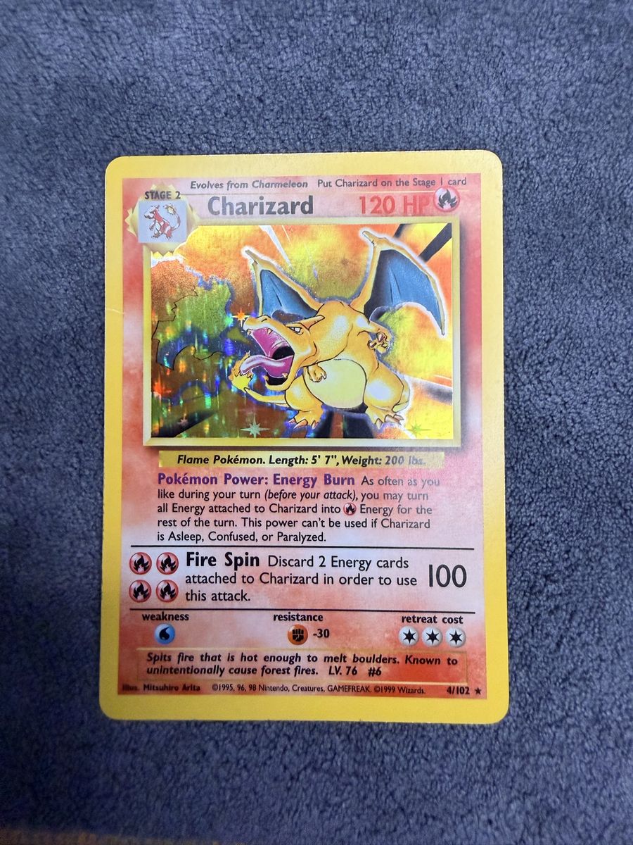 Wizards of the Coast Pokemon TCG Charizard 4/102 Base Set Holo Rare Eng 1999