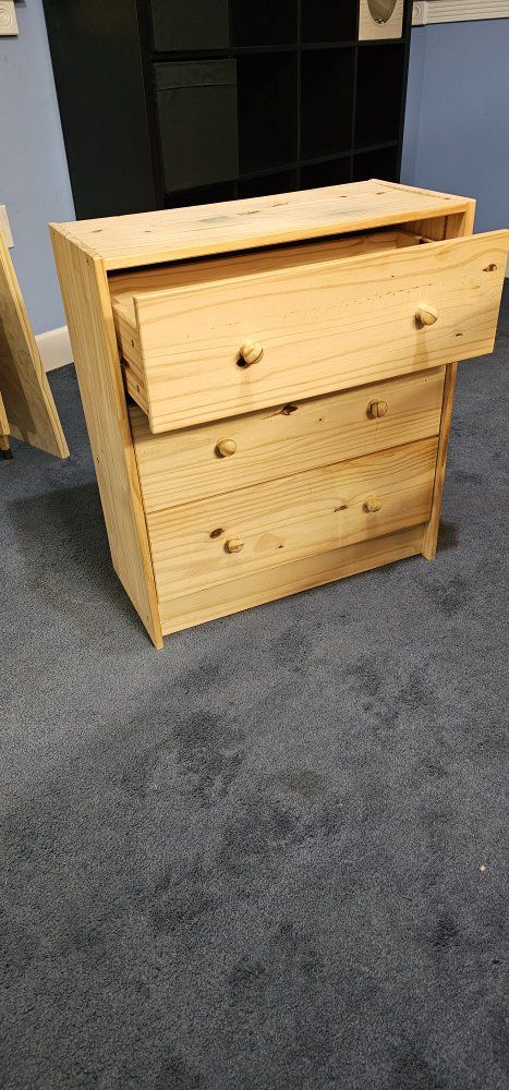 Chest of drawers