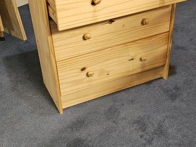 Chest of drawers