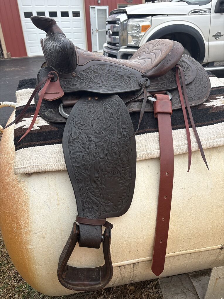 Bighorn Western Saddle