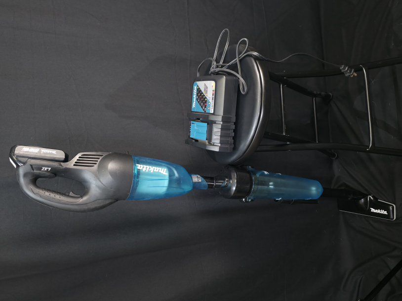 Makita 18V LXT Cordless Stick Vacuum Full Setup