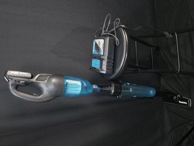 Makita 18V LXT Cordless Stick Vacuum Full Setup