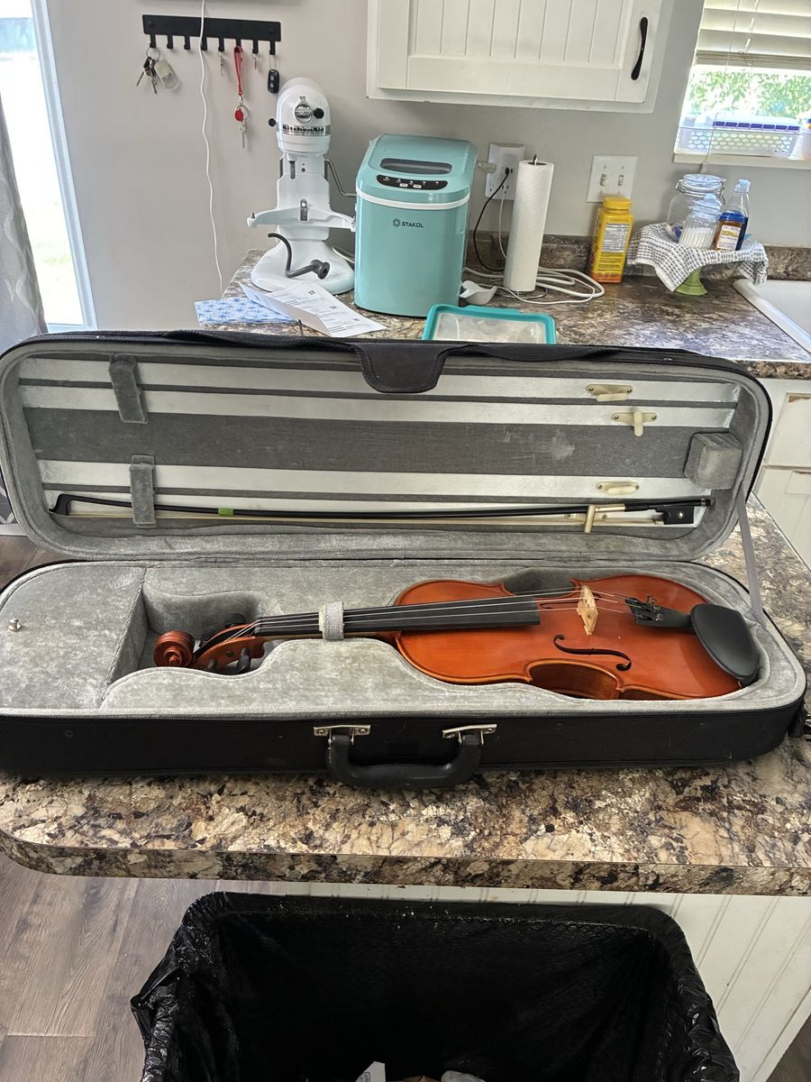 Full Size Student Violin with Case and Bow from Summerhays Music