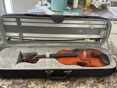 Full Size Student Violin with Case and Bow from Summerhays Music