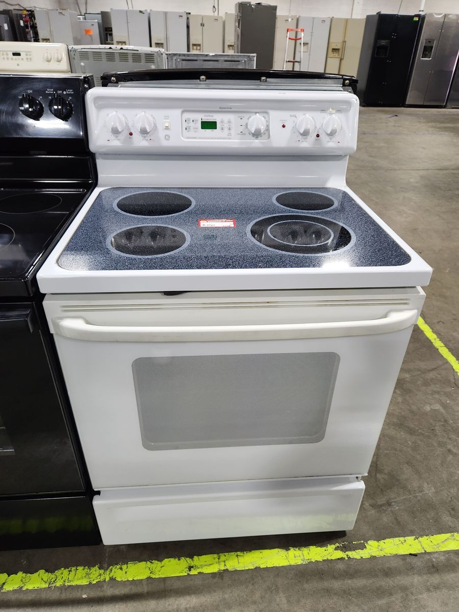 GE Spectra White Electric Range with Glass Cooktop
