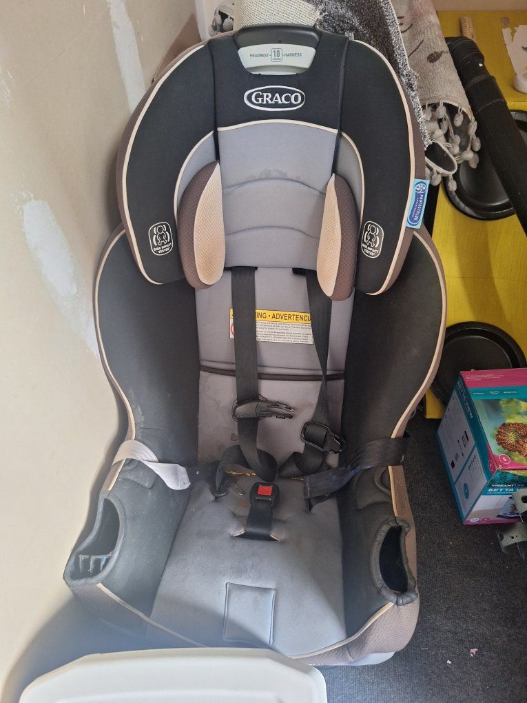 Graco Convertible Car Seat - Black and Grey