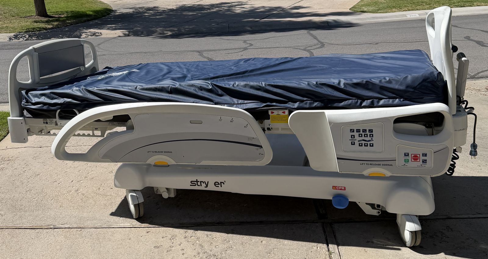 Stryker InTouch Critical Care Hospital Bed Model 2131