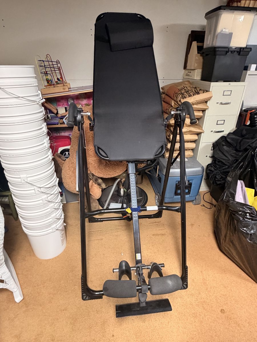 Anti-Gravity Back Stretcher - Inverter Table