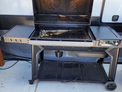 Traeger woodridge grill