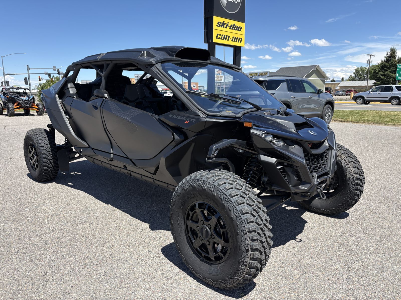 **2025 CAN-AM MAVERICK R MAX X**
