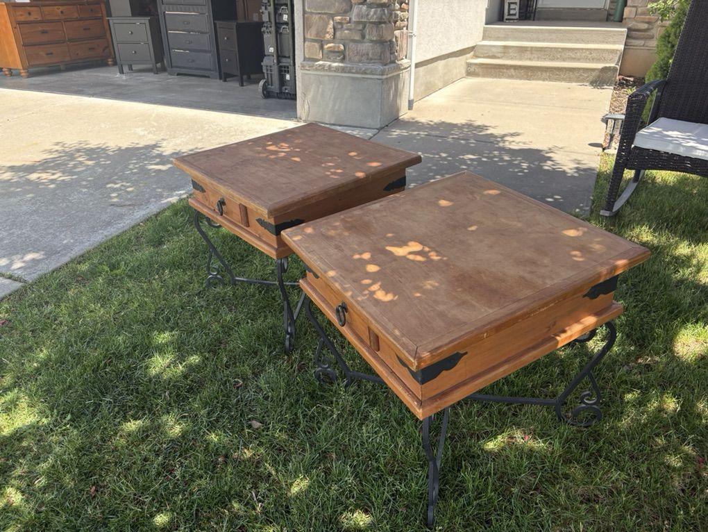 StylIsh End Tables
