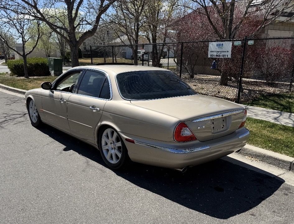 2004 Jaguar XJ-Series 