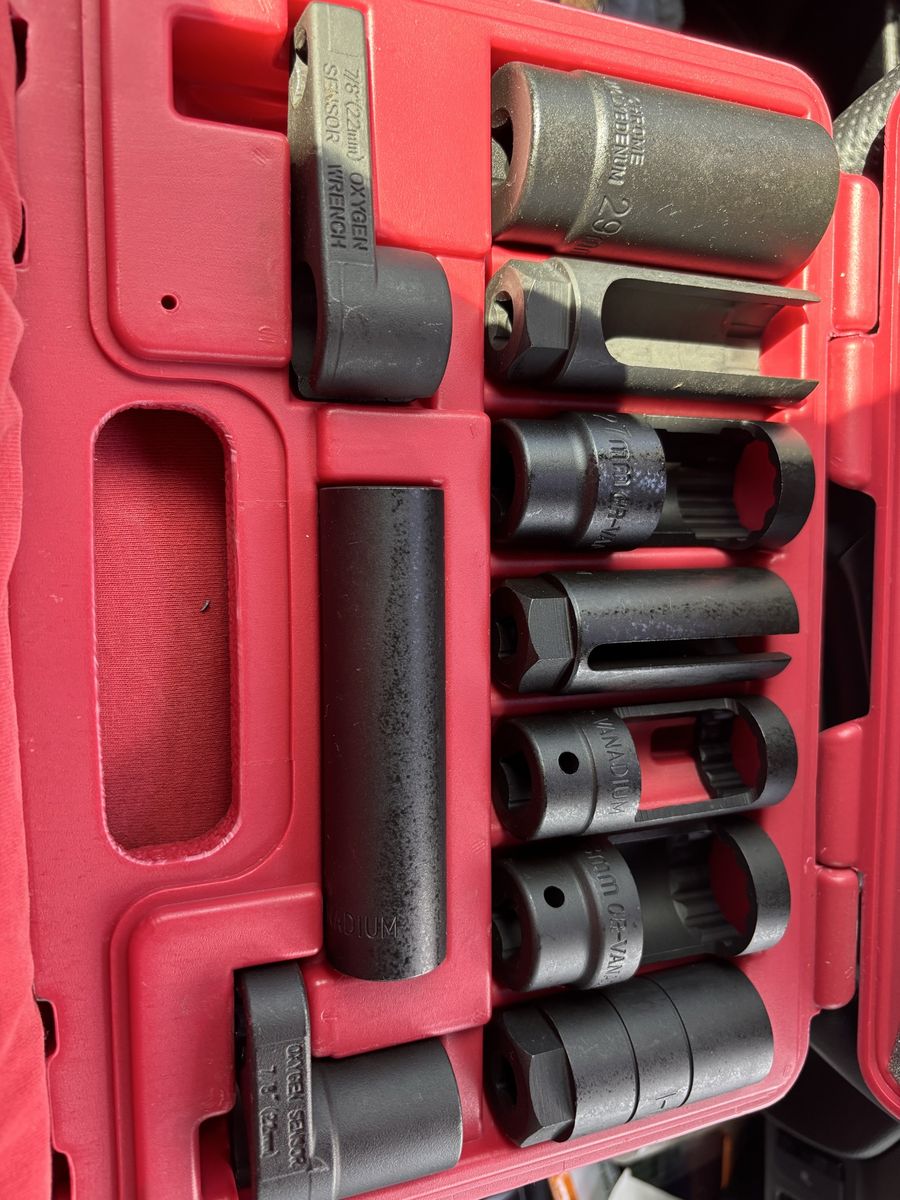 Brand new oxygen sensor socket set in case
