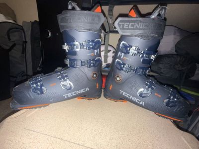 Technica Mach 1 Ski Boots (Size 29.5)