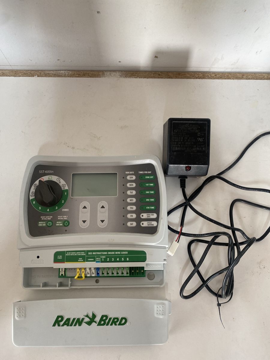Rain Bird SST-600in Indoor 6-Zone Simple To Set Sprinkler Timer with Power Adapter