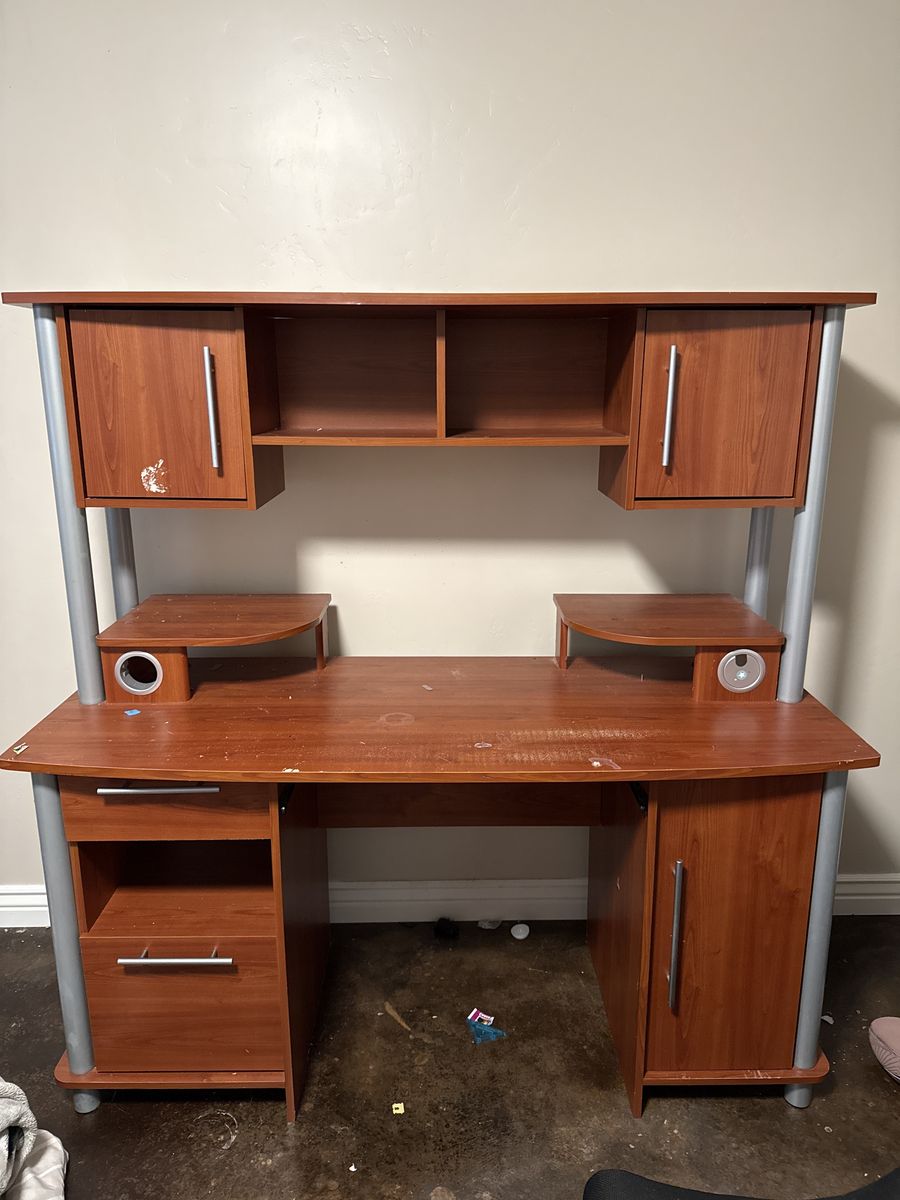 Hutch / Desk