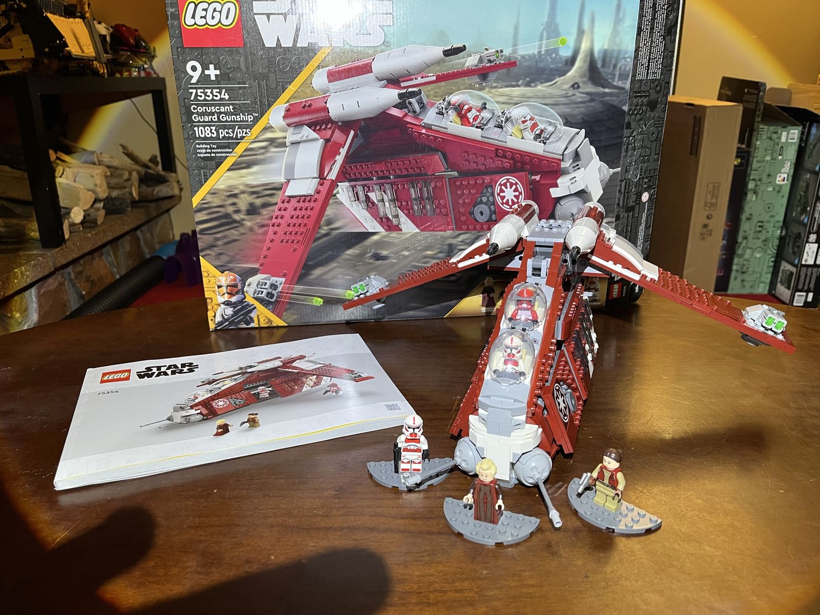 LEGO Star Wars Coruscant Guard Gunship Set 75354 with Box & Manual