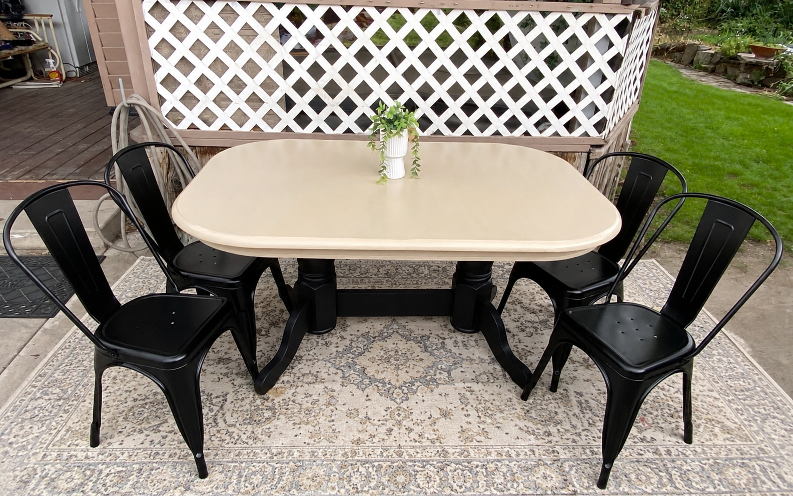 Freshly Painted Dining Table + 4 NEW Black Metal Chairs 