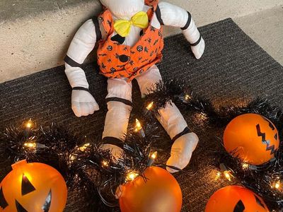 Halloween Skeleton Plush Doll with Pumpkin Tinsel Lights