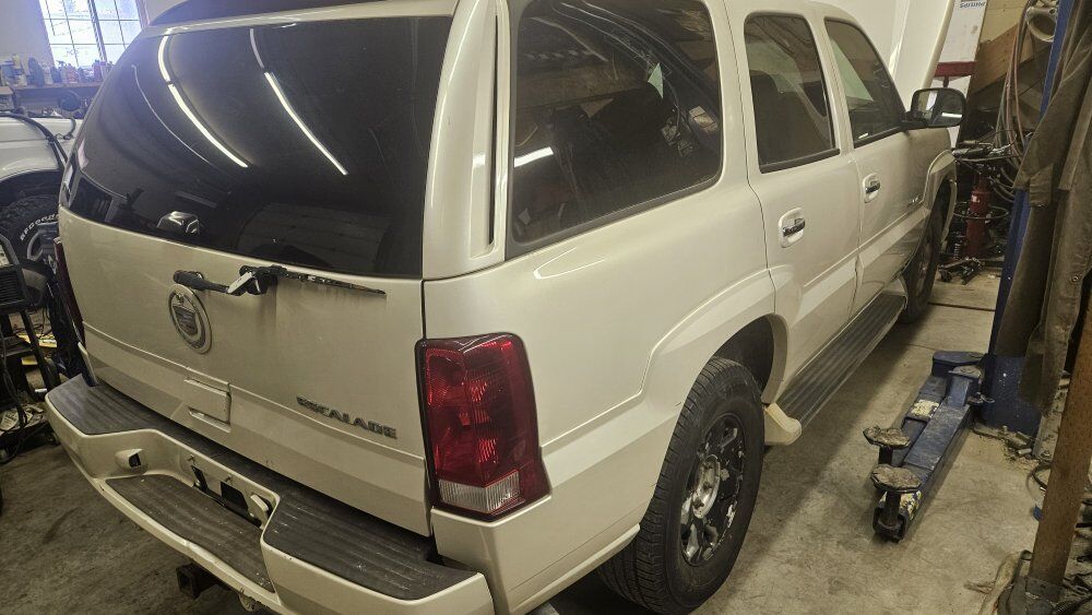 2006 Escalade part out