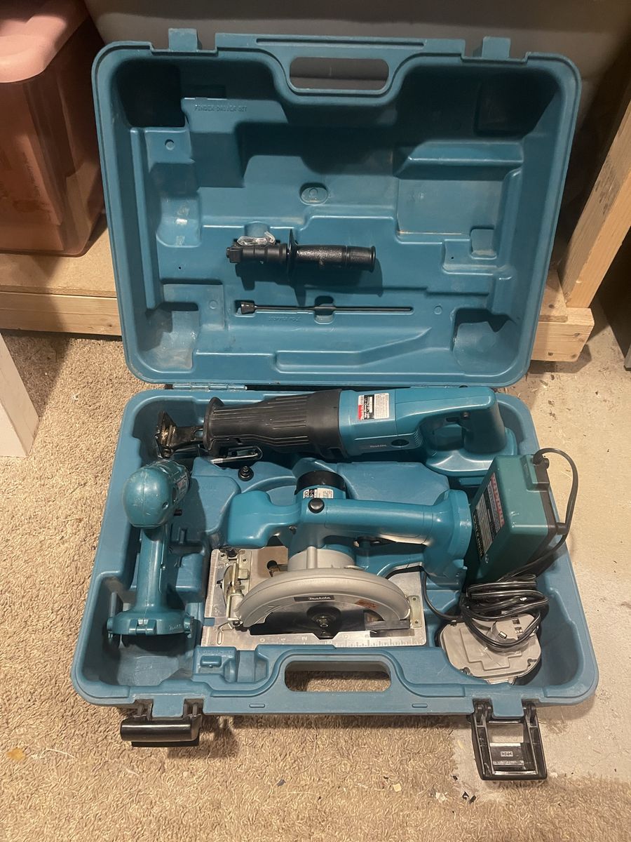 Makita Cordless Power Tool Combo Kit with Circular Saw, Reciprocating Saw, Drill & Hard Case
