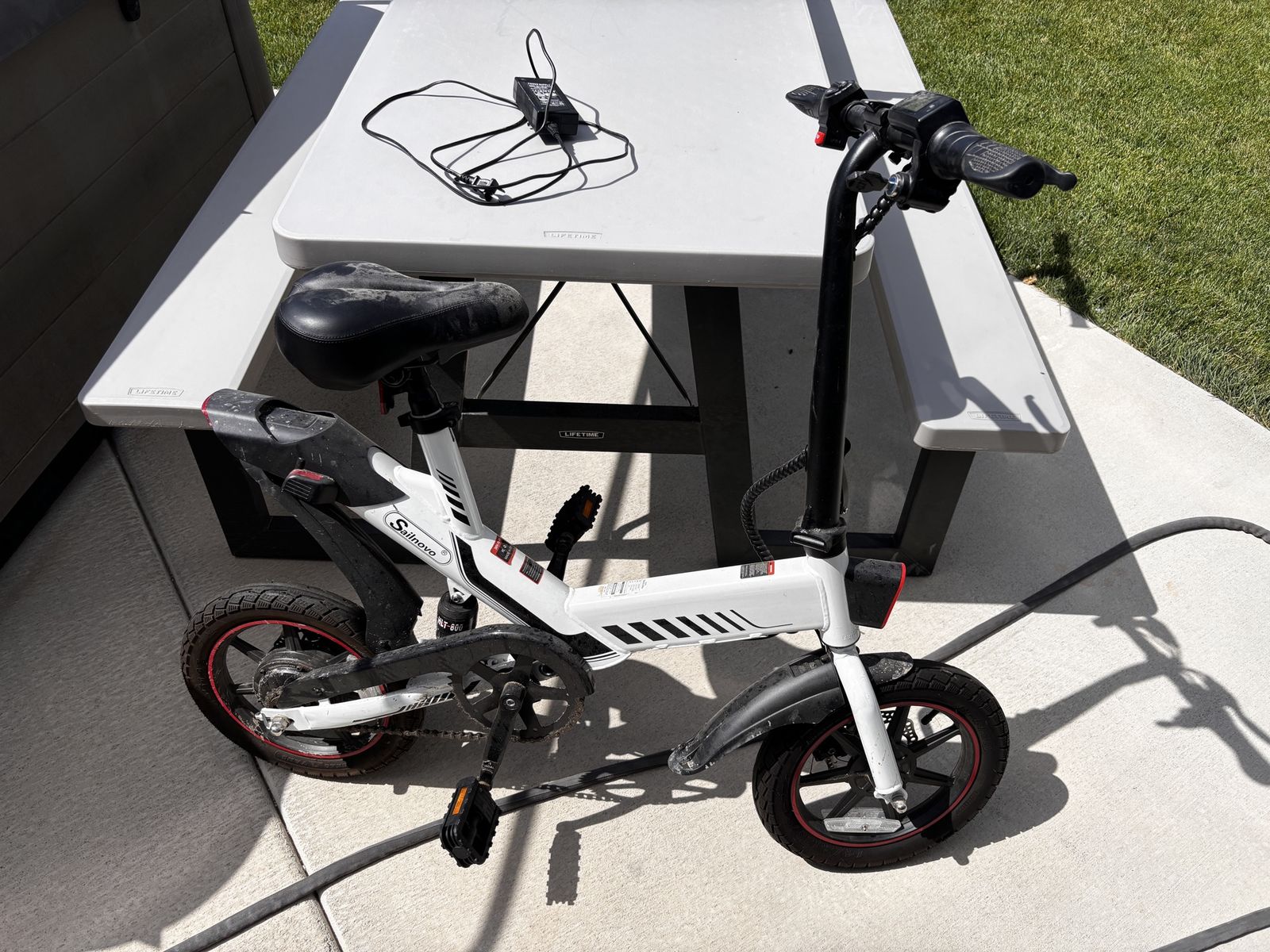 Sailnovo Electric Bike - White, Portable Folding E-Bike with Charger