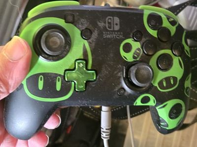 Wired 1up glow pro controller Nintendo switch