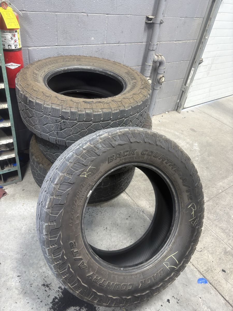 Back Country A/T2 LT265/70R18
