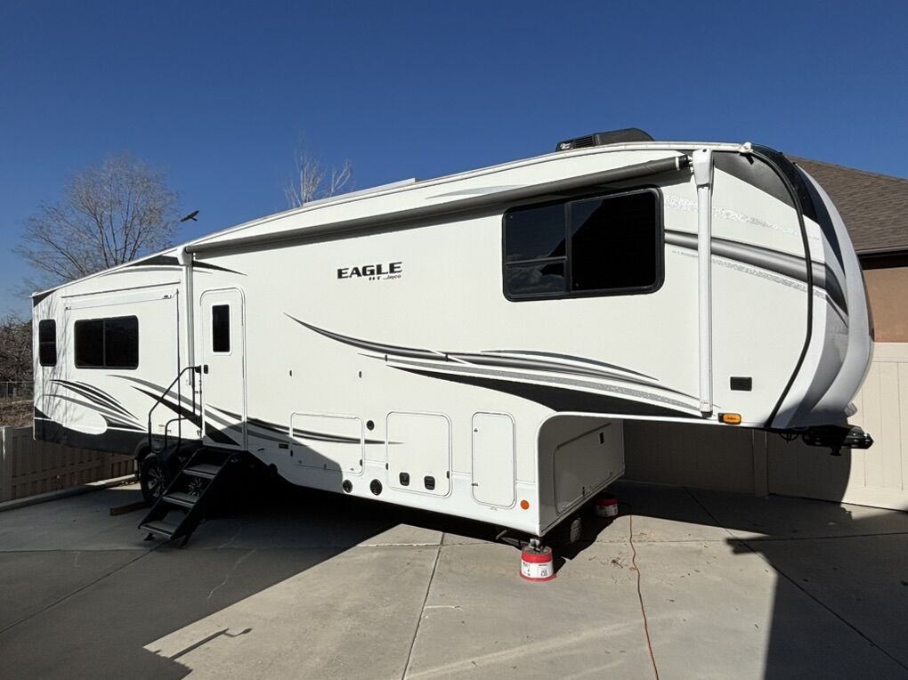 Jayco Eagle 31 MB (Mid Bunk Room)