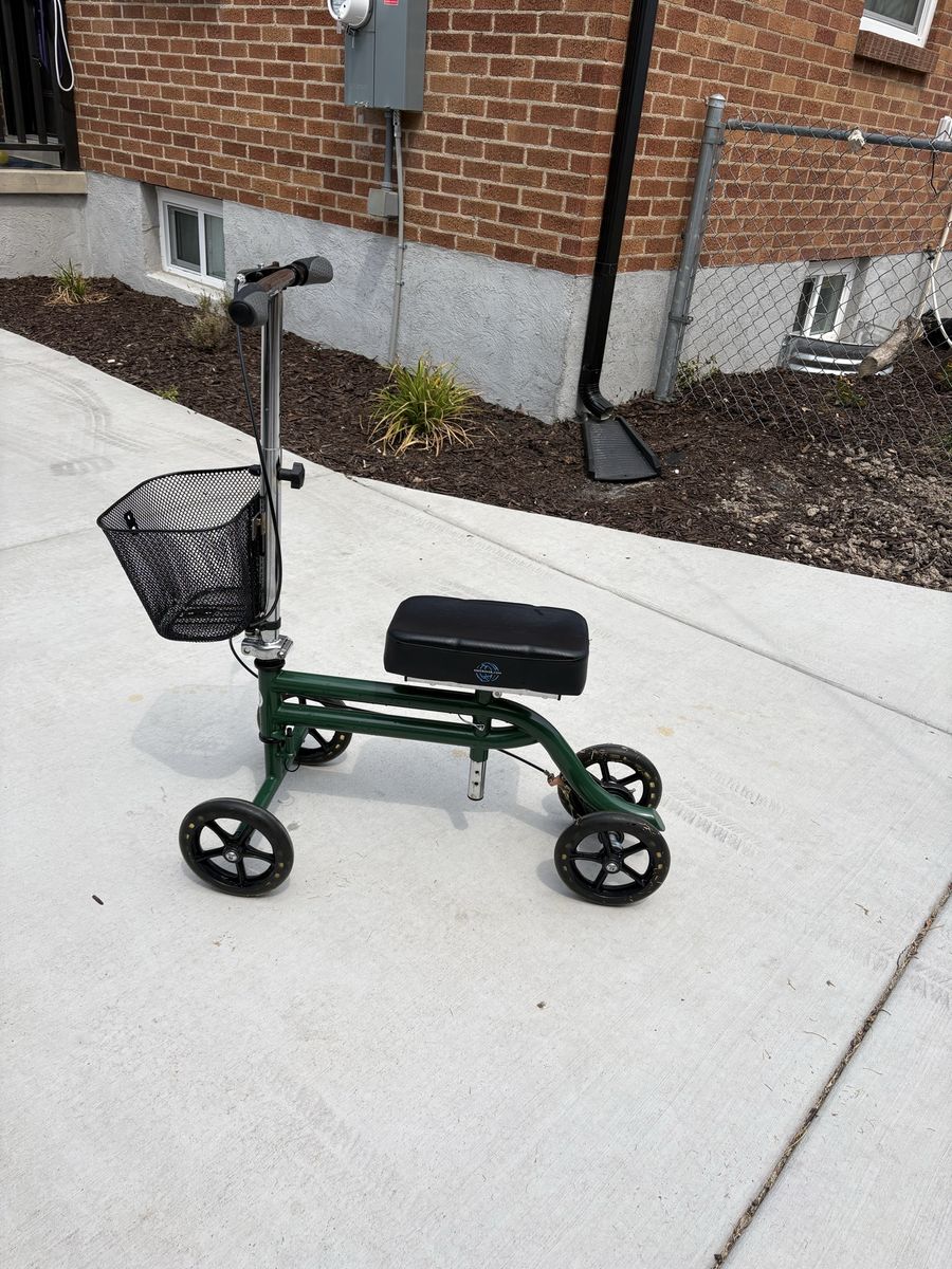 Green Medical Kneerover Walker Scooter with Basket