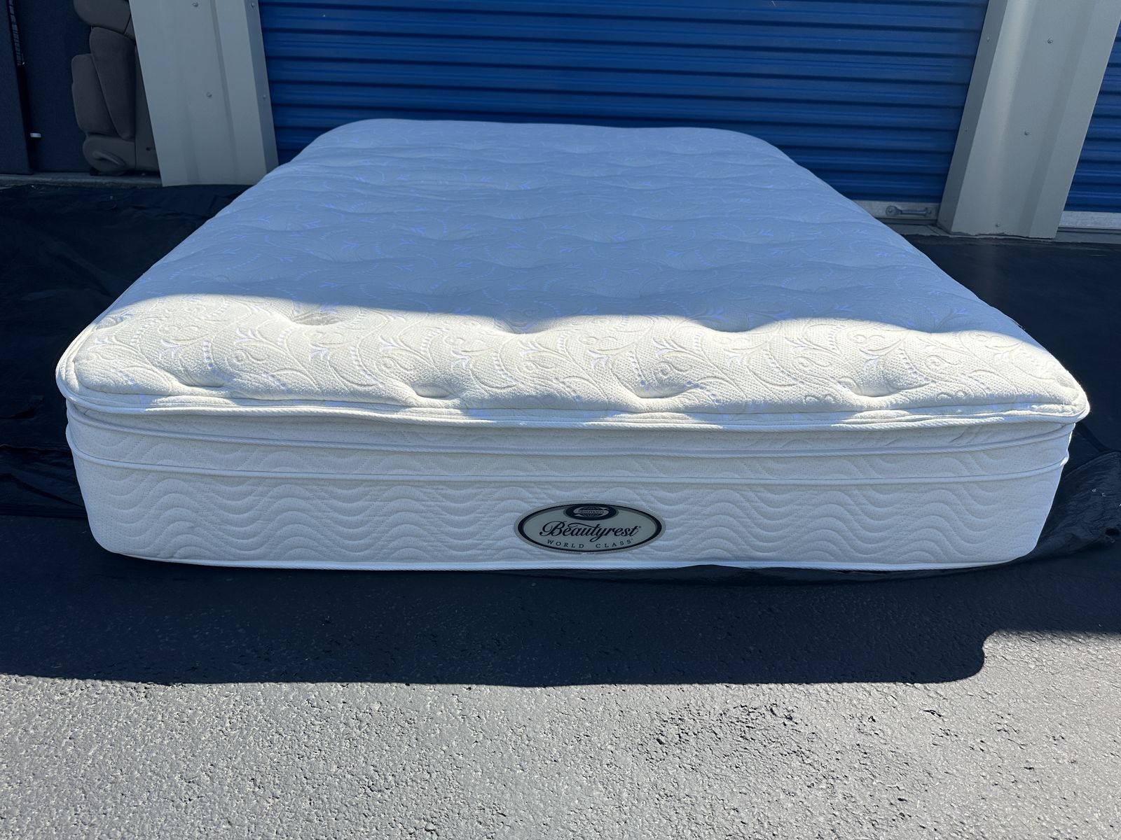 Beautyrest World Class 13 1/2" Queen Mattress
