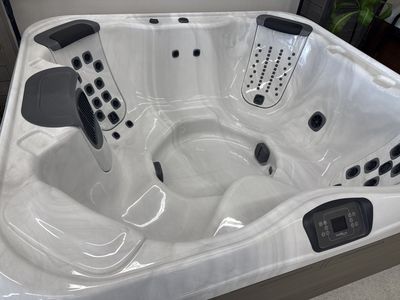 Bullfrog Spa R7, 2021