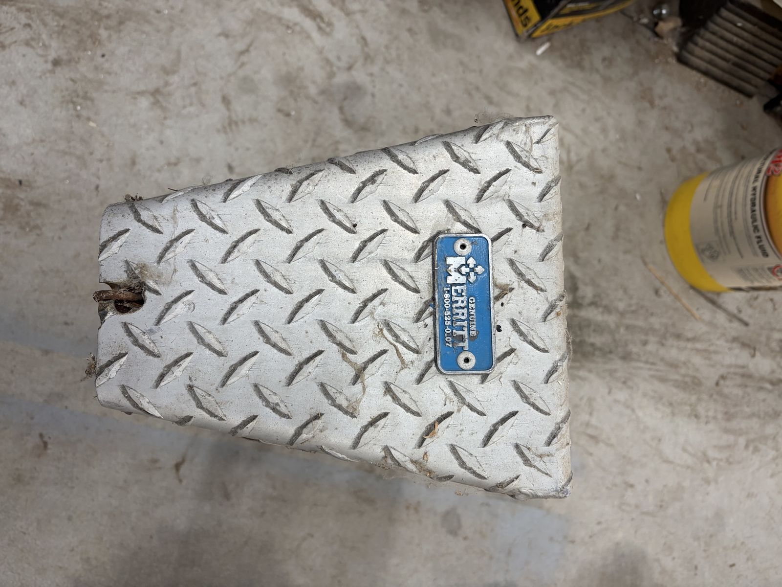 Genuine Merritt Aluminum Diamond Plate chain rack and Mounting Bracket
