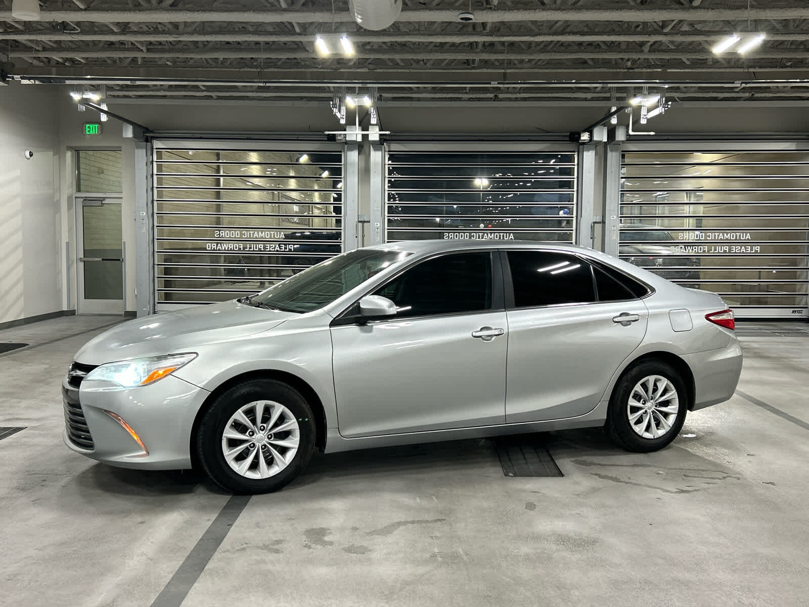 2015 TOYOTA CAMRY LE