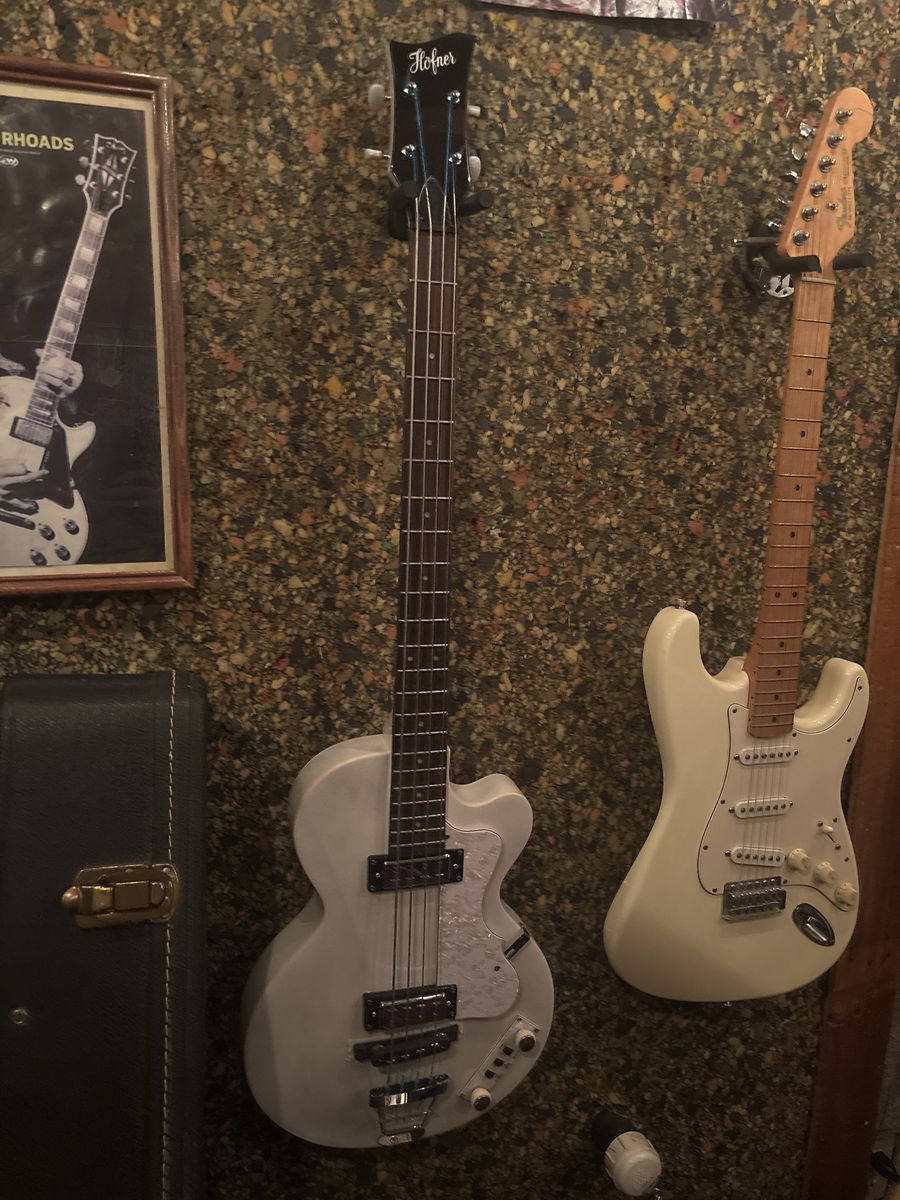 Hofner Ignition Series Club Bass Guitar White
