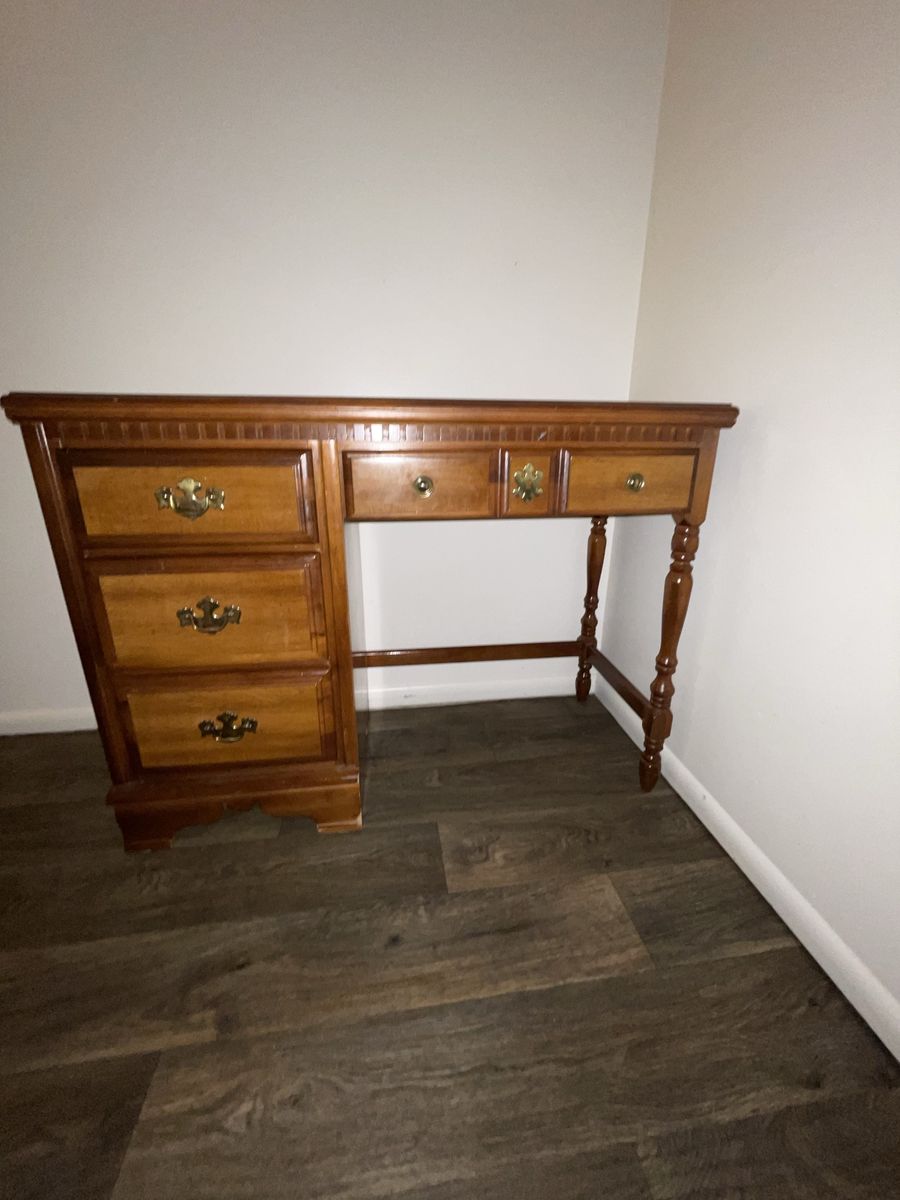 Vintage Wooden Desk with 4 Drawers and Spindle Leg - Classic Style
