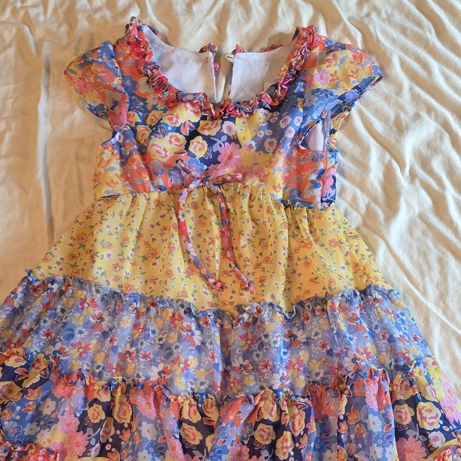 Girls Dress size 5