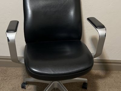 Adjustable nice black silver office gaming chair