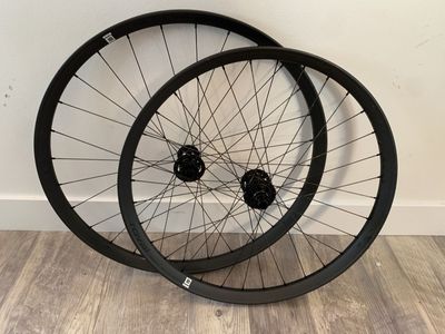 Roval/Specialized Traverse HD Carbon 350 DT Swiss 29 27.5 Mullet NEW TAKE OFF