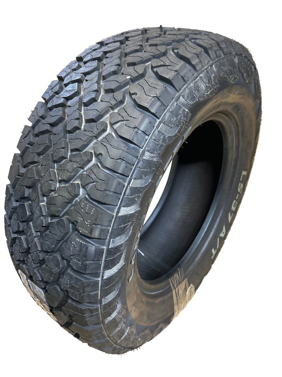 4 NOS LANCASTER LS-37 A/T OWL P 275 65 17 115S  ALL TERRAIN TIRE LC1040