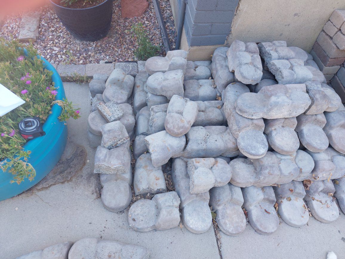 Used Concrete Landscape Edging Stones
